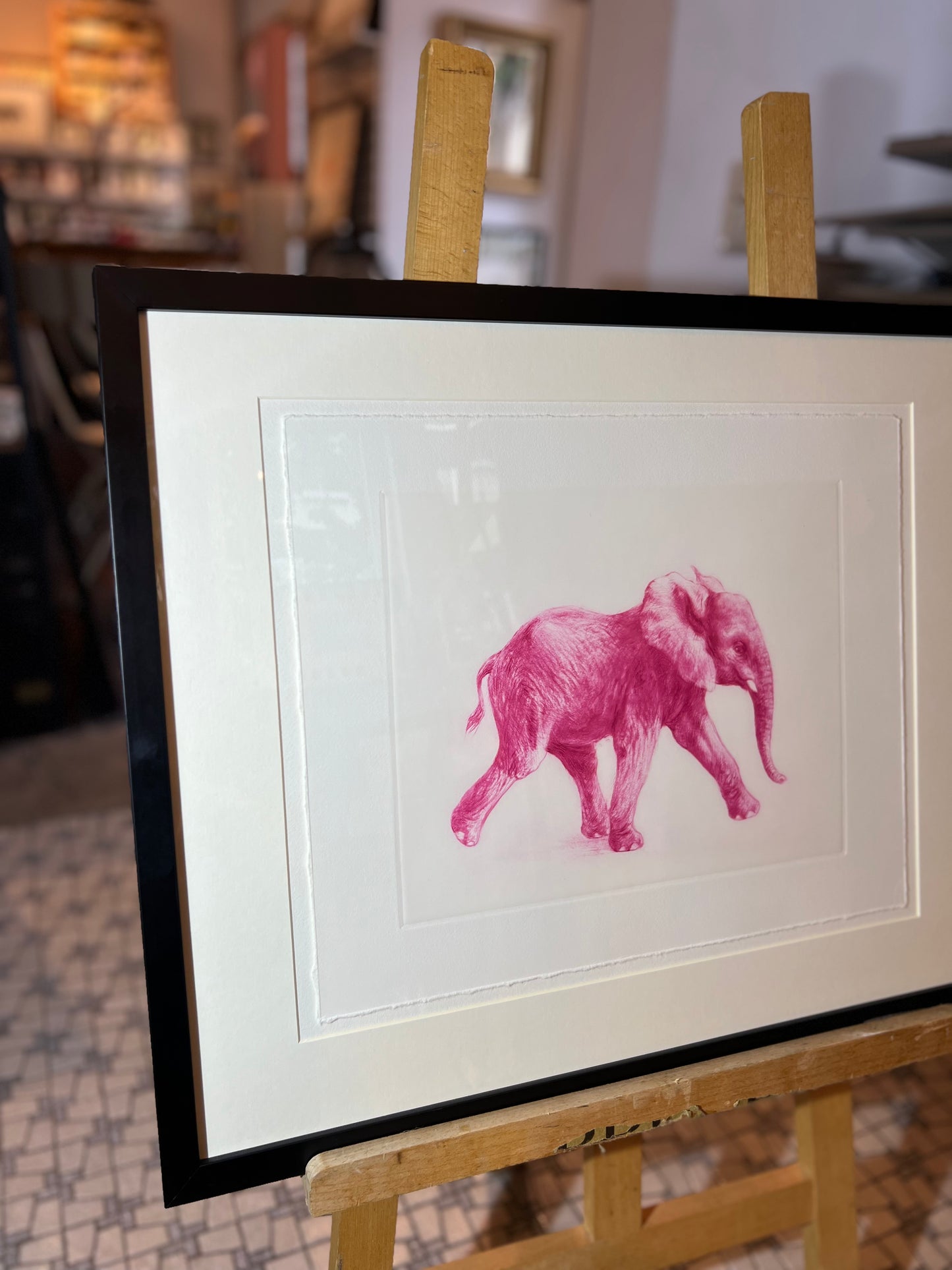 Der pinke Elefant gerahmt