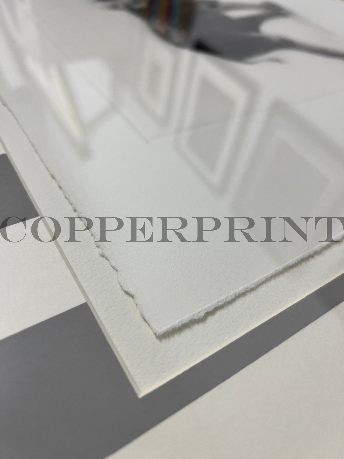 Elefant auf grauen Streifen