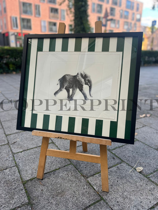 Elefant auf grünen Streifen